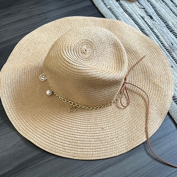 Juicy Couture Straw Woven Pearl Floppy Wide Brim Beach Hat - Picture 1 of 4